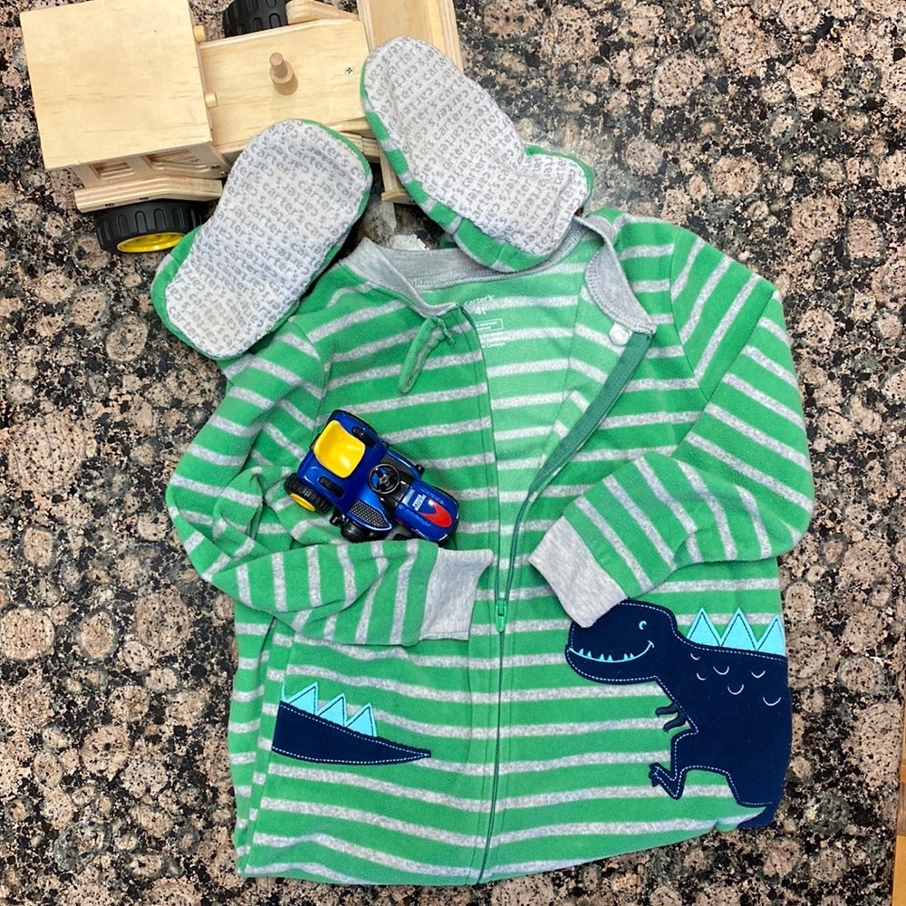 Carter’s brand footed fleece pajamas, 4T